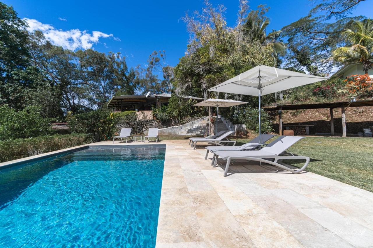 Horizon Hill Villa Pirae 外观 照片